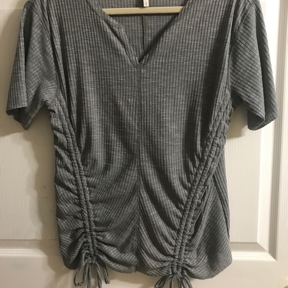 Women top M